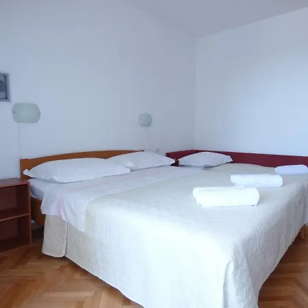 Apartmani Dalija Tucepi Exterior photo